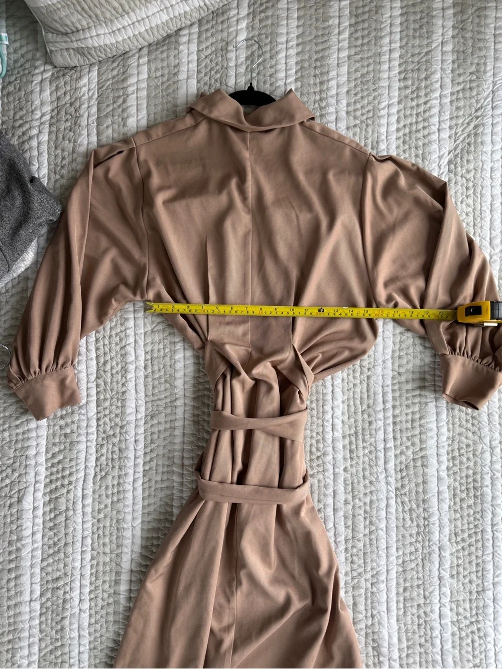 Modern Citizen Taupe Tie-Waist Midi Shirt Dress, Size Medium - Picture 4 of 7